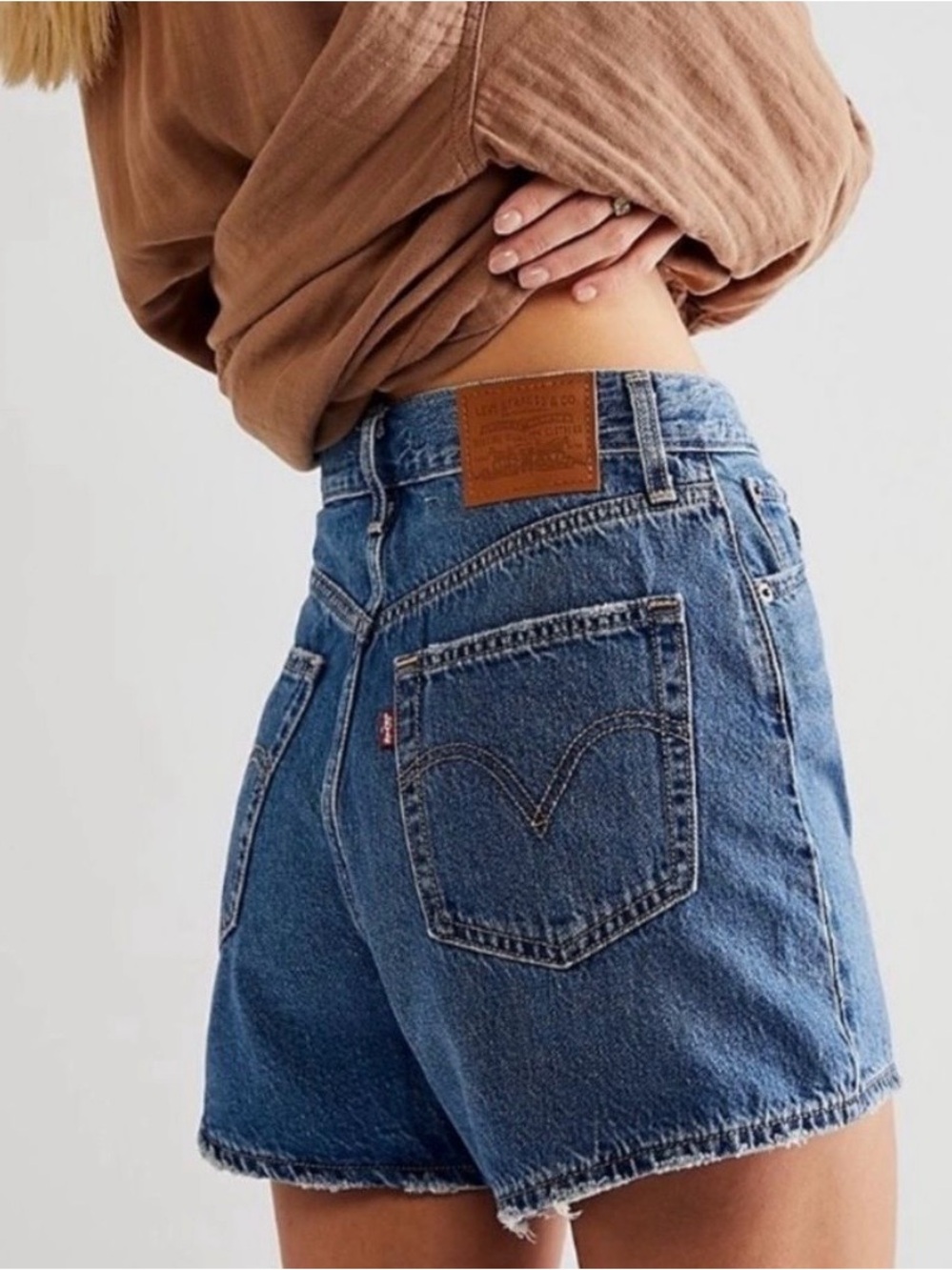 Levi’s Premium High Loose Jean shorts sz 26